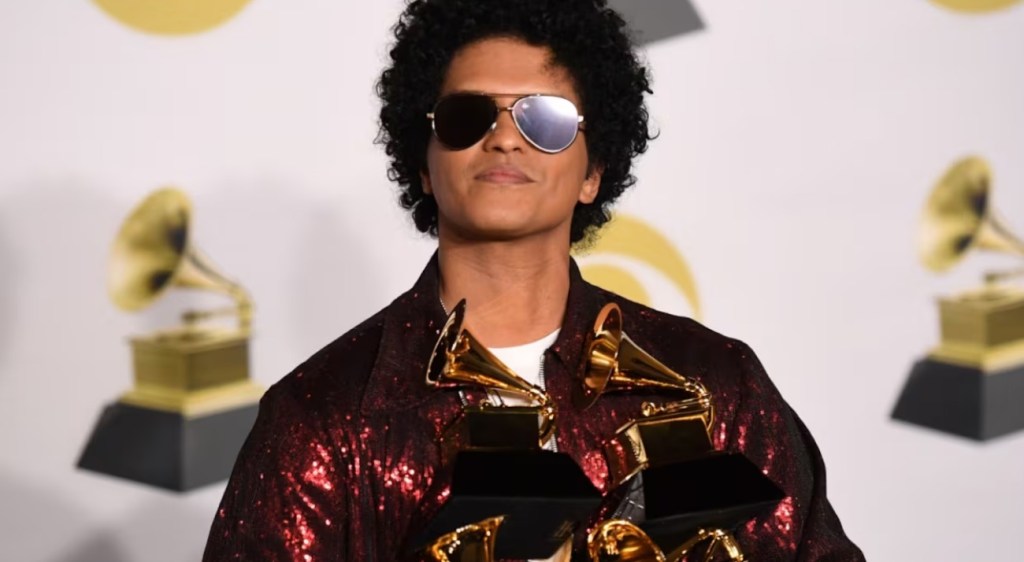 El cantante Bruno Mars confirmó el día oficial para el lanzamiento de su próxima&nbsp;producción