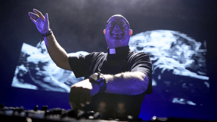 Quién es el “Papa DJ” que rendirá homenaje al papa Francisco en Plaza de Mayo
