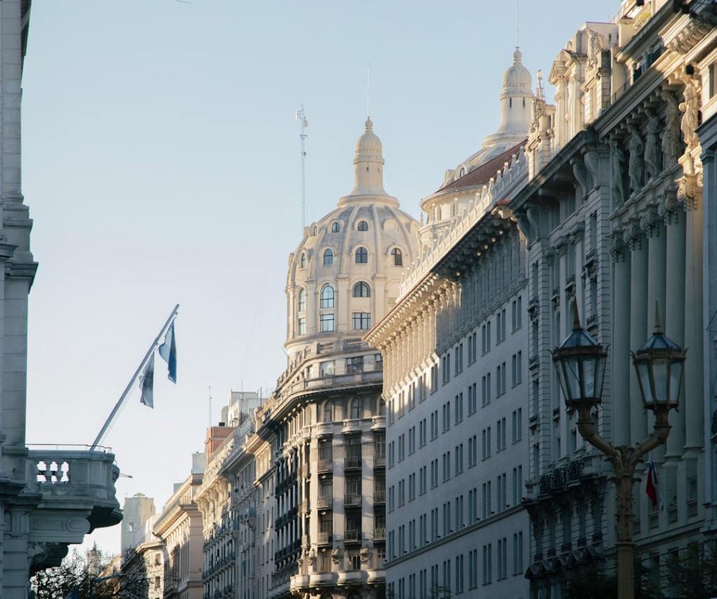 Milei ante la prueba del Conurbano: la bomba y la reconversión